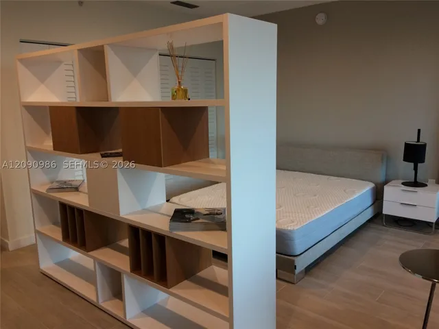 1600 Sw 1st Ave 811, Miami, Florida 33129