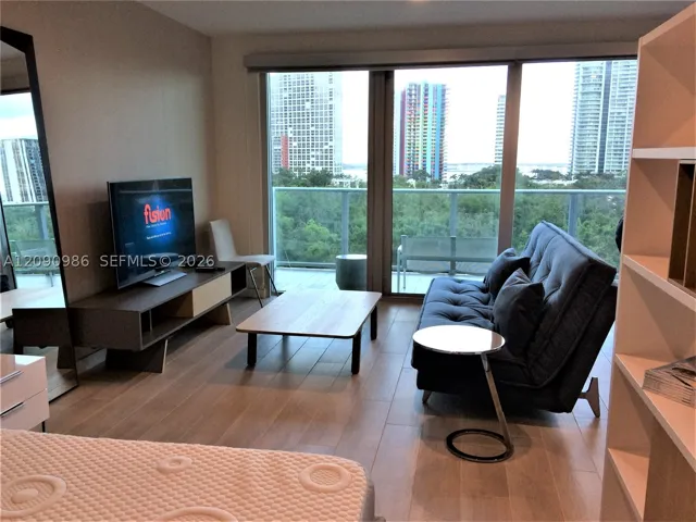 1600 Sw 1st Ave 811, Miami, Florida 33129