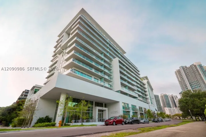 1600 Sw 1st Ave 811, Miami, Florida 33129