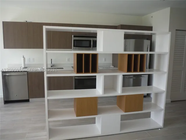1600 Sw 1st Ave 811, Miami, Florida 33129