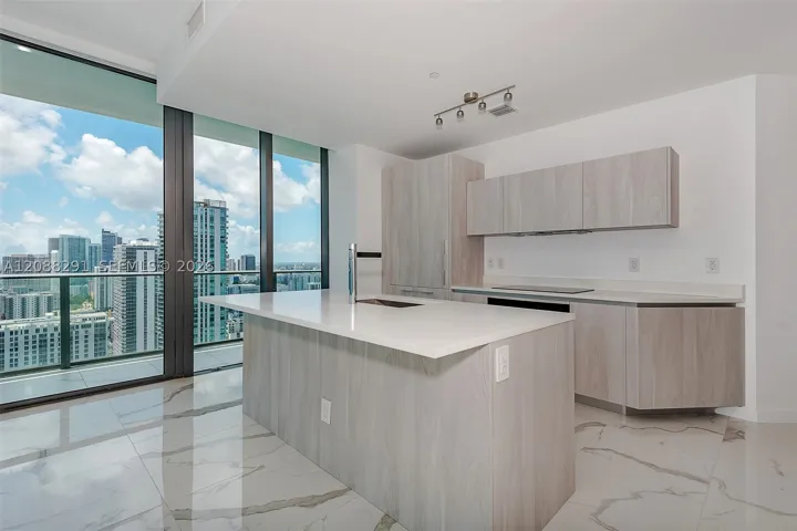 480 Ne 31st St 3201, Miami, Florida 33137
