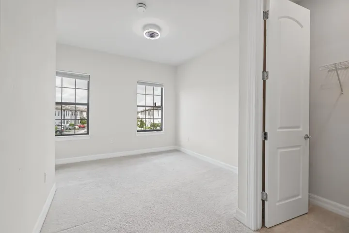 4488 E Appleton Cir -25