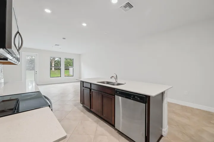 4488 E Appleton Cir -9