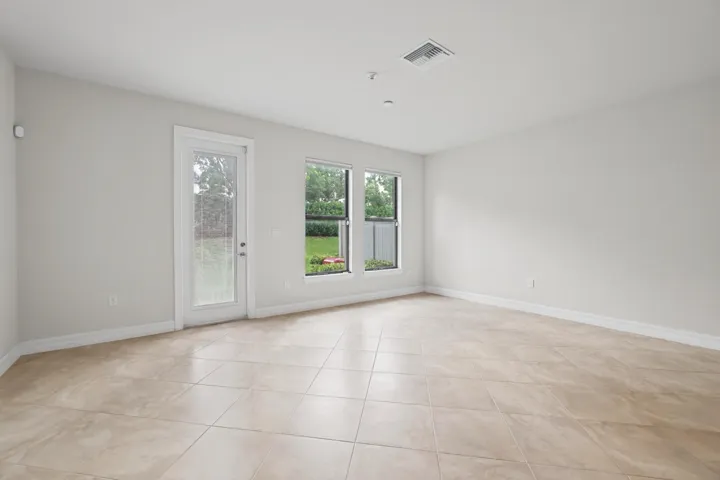 4488 E Appleton Cir -14