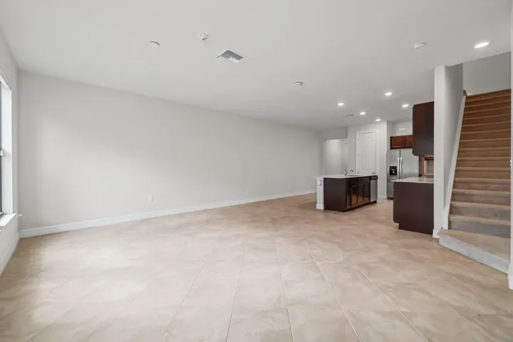 4488 E Appleton Cir -13