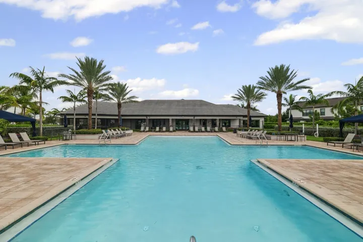 4488 E Appleton Cir -47