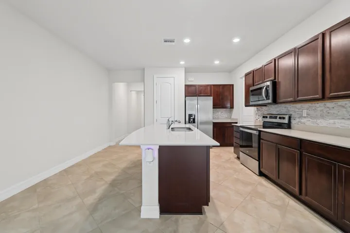 4488 E Appleton Cir -7