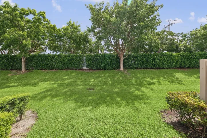 4488 E Appleton Cir -33