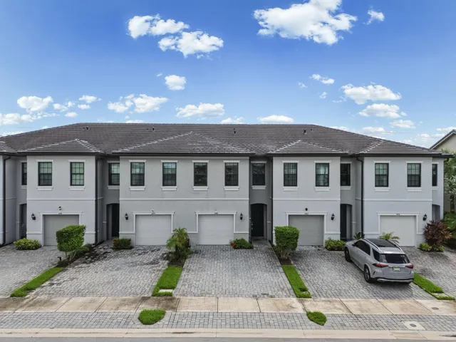 4488 E Appleton Cir -48