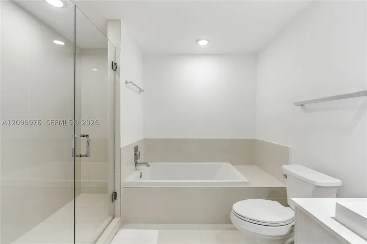 55 Sw 9th St 4001, Miami, Florida 33130