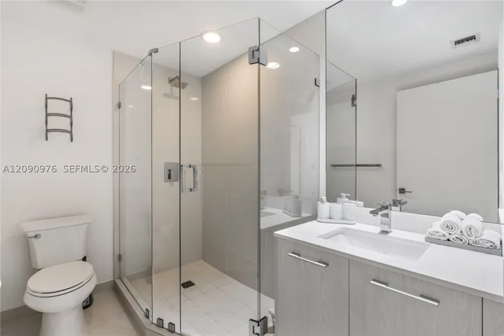 55 Sw 9th St 4001, Miami, Florida 33130