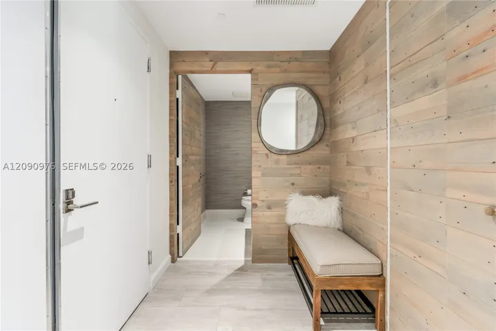 55 Sw 9th St 4001, Miami, Florida 33130