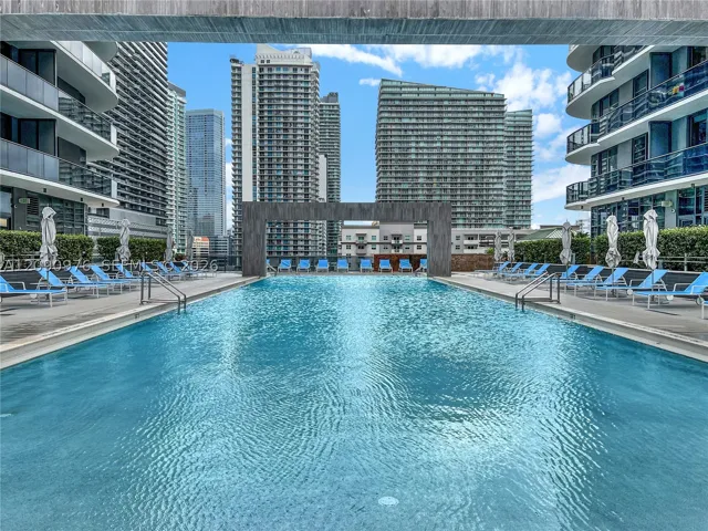 55 Sw 9th St 4001, Miami, Florida 33130