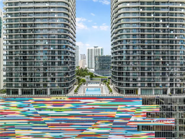 55 Sw 9th St 4001, Miami, Florida 33130