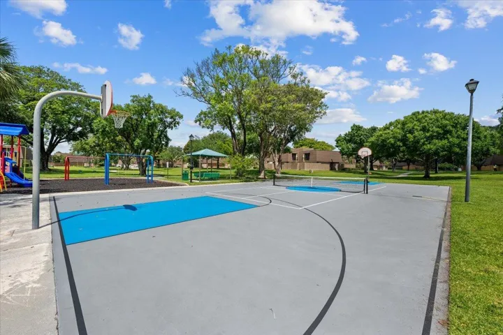 Amenity_Area_3_Basketball_and_Recreation