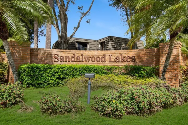 Amenity_Area_1_Sandalwood_Lakes_Entrance