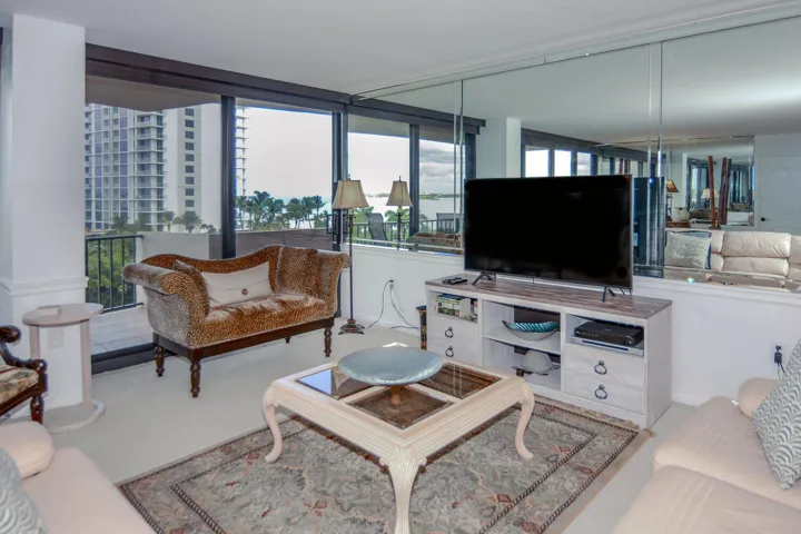 4200 N Ocean Dr Apt 2606-large-011-032-L