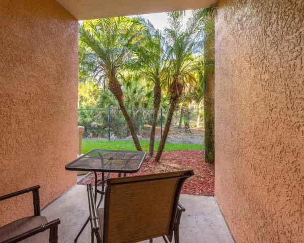 2106 Myrtlewood Patio