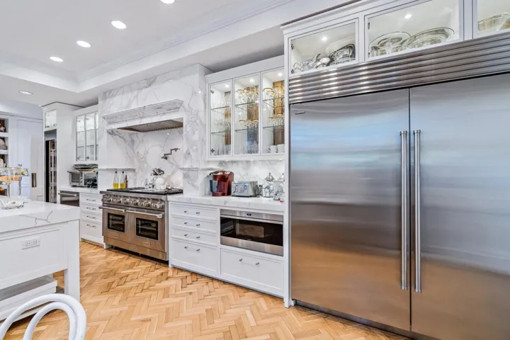 12-KITCHEN