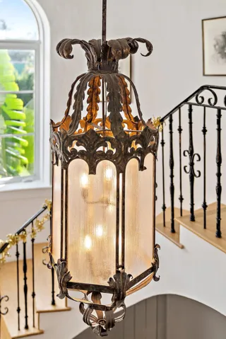 35-VINTAGE LIGHT