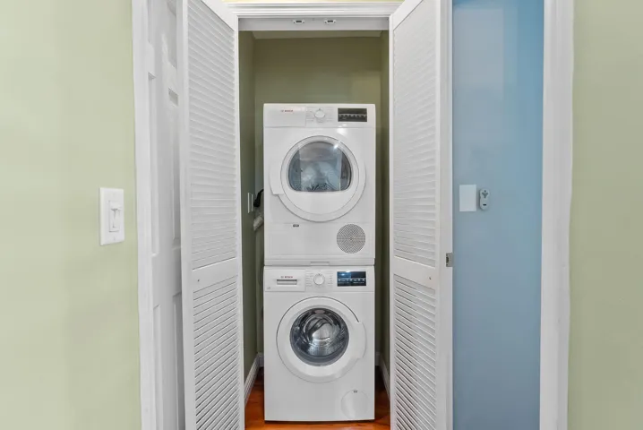 In Unit Washer Dryer