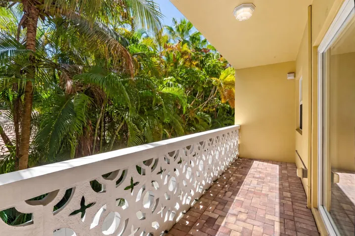 Balcony South