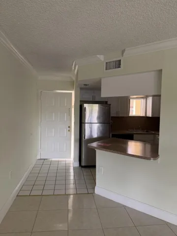 8343 Entryway