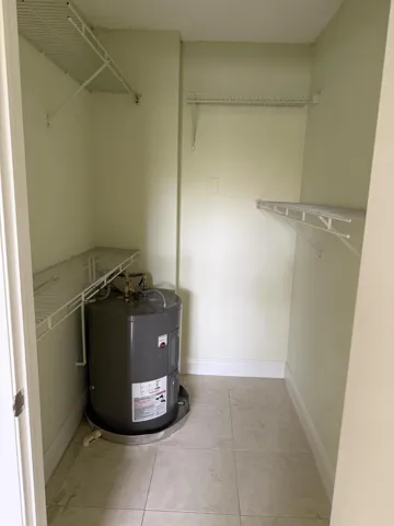 8343 Closet