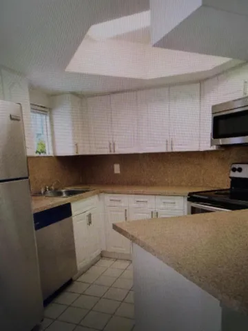 8343 Kitchen with Lights