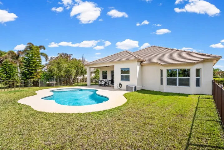 10 Exterior 7261 Fieldston Pool 10