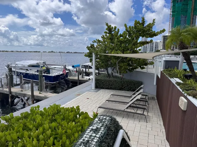 Dock