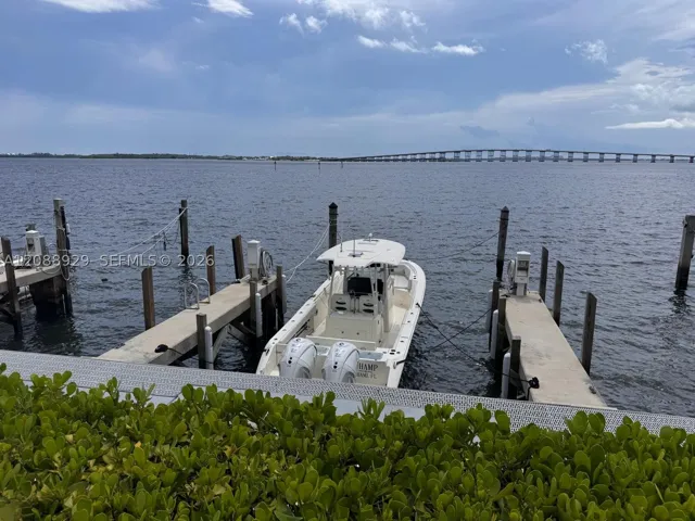 Dock