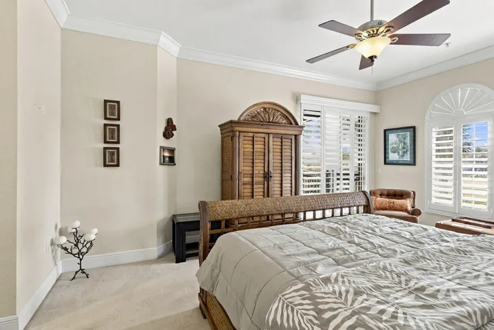 35_bedroom