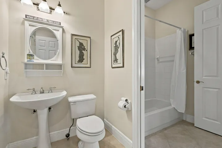 16_bathroom
