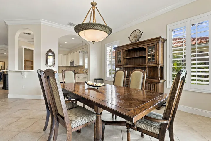 30_dining area