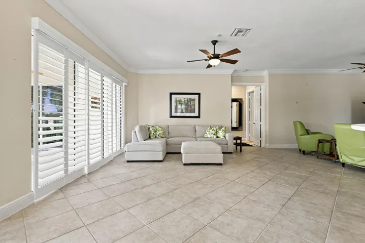 21_living room