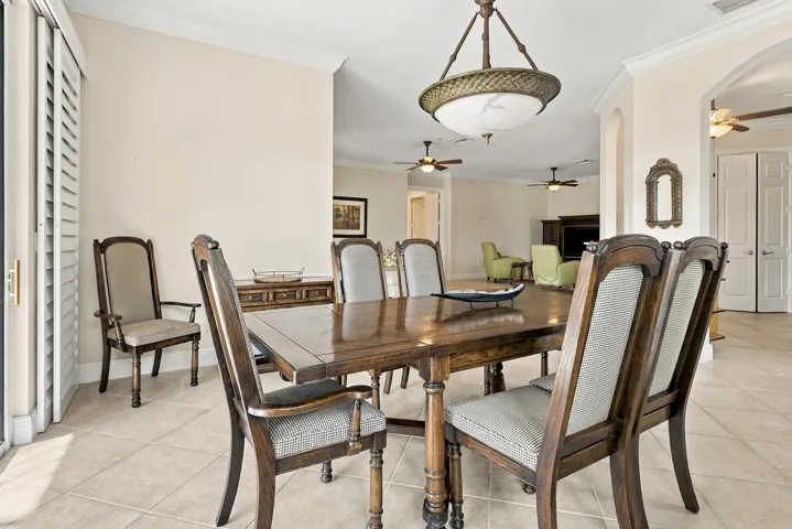 27_dining area