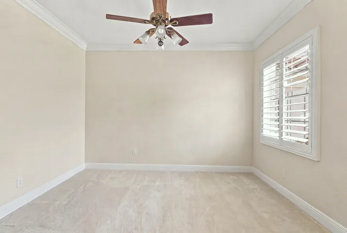 17_bedroom