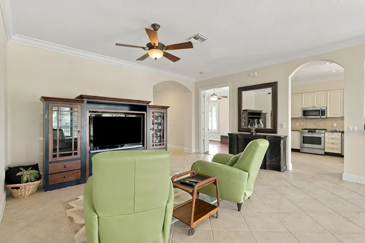 23_living room