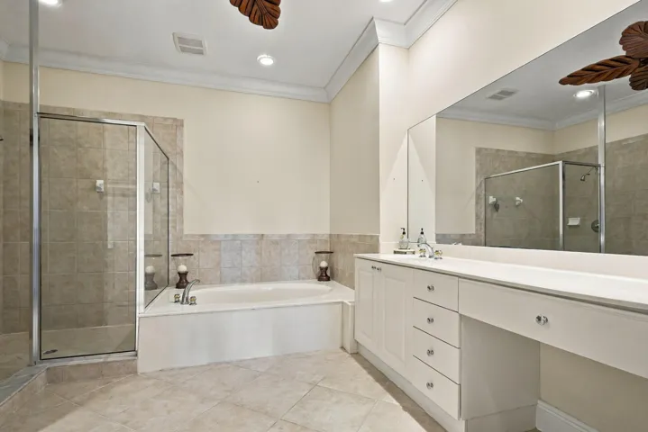 38_bathroom