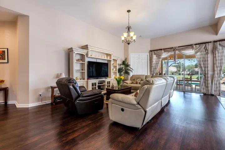 8159 Nevis Pl-9