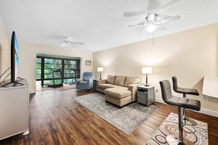08 Living room 01