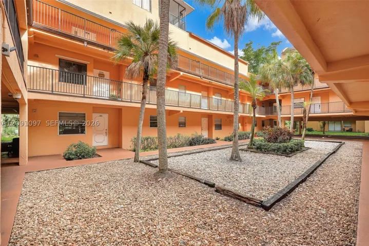 430 Commodore Dr 304, Plantation, Florida 33325