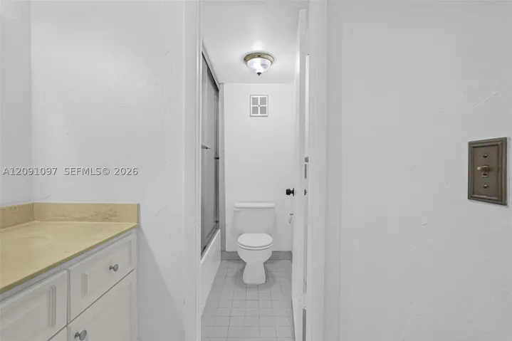 430 Commodore Dr 304, Plantation, Florida 33325