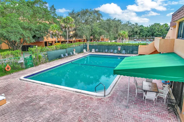 430 Commodore Dr 304, Plantation, Florida 33325