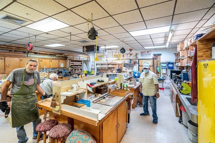 WOOD WORKING SHOP