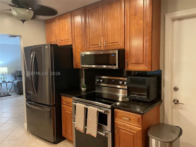 NEWER DOUBLE OVEN & SLIM MICROWAVE