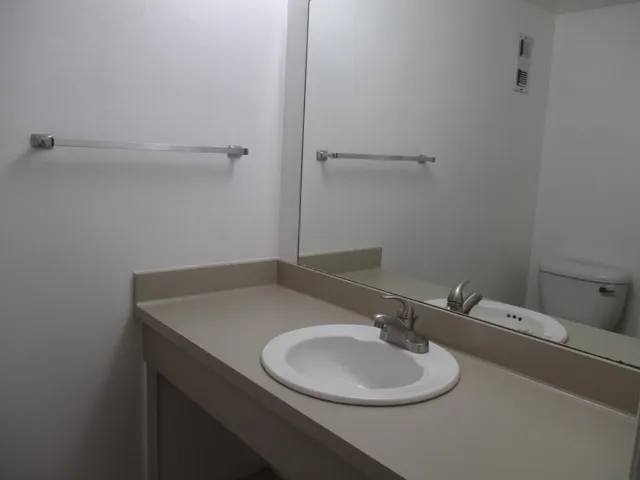 E207 BATH 2