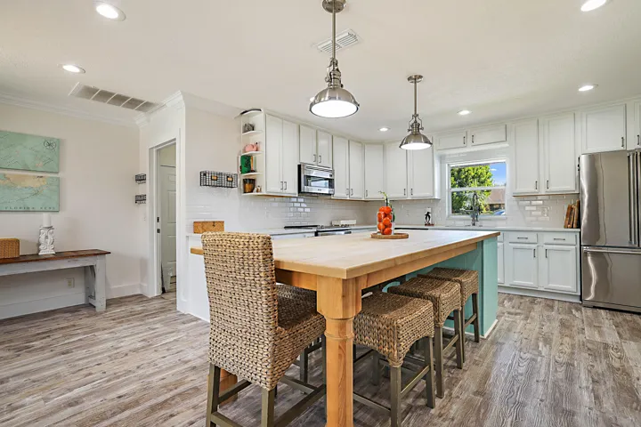 71 Fairview W -12