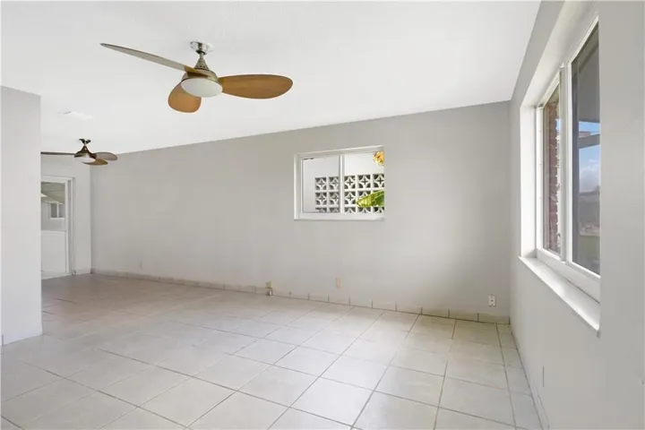 5207 Living Rm